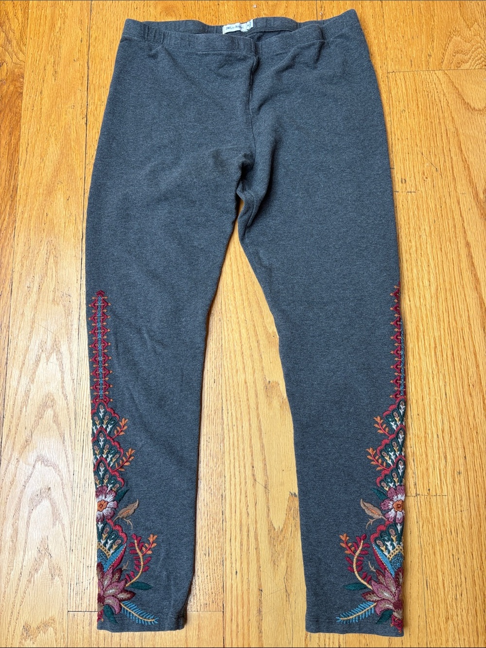 Johnny Was Gray Embroidered Leggings